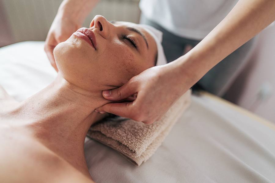 Lymphatic drainage massage
